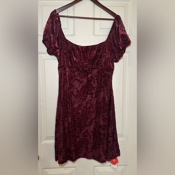 Cider Square Neck Maroon Floral Short Sleeve Velvet‎ Dress Size 1X NWT. - Picture 4 of 9